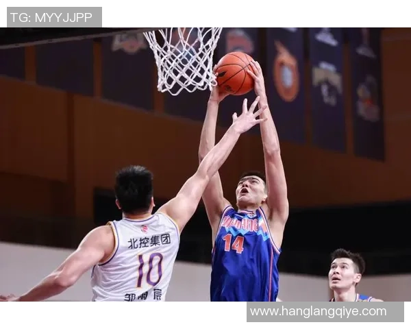 新疆队关键一战!26号球员鲁吐布拉砍下绝杀球带领球队惊险胜出 新疆队关键一战!26号球员鲁吐布拉砍下绝杀球带领球队惊险胜出